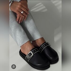 RAID Nellie Black Mule Size 5 Wide Fit. Unisex